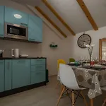 Apartament Giro *